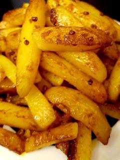आलू की भुजिया (aloo ki bhujia recipe in Hindi) रेसिपी मुख्य फोटो