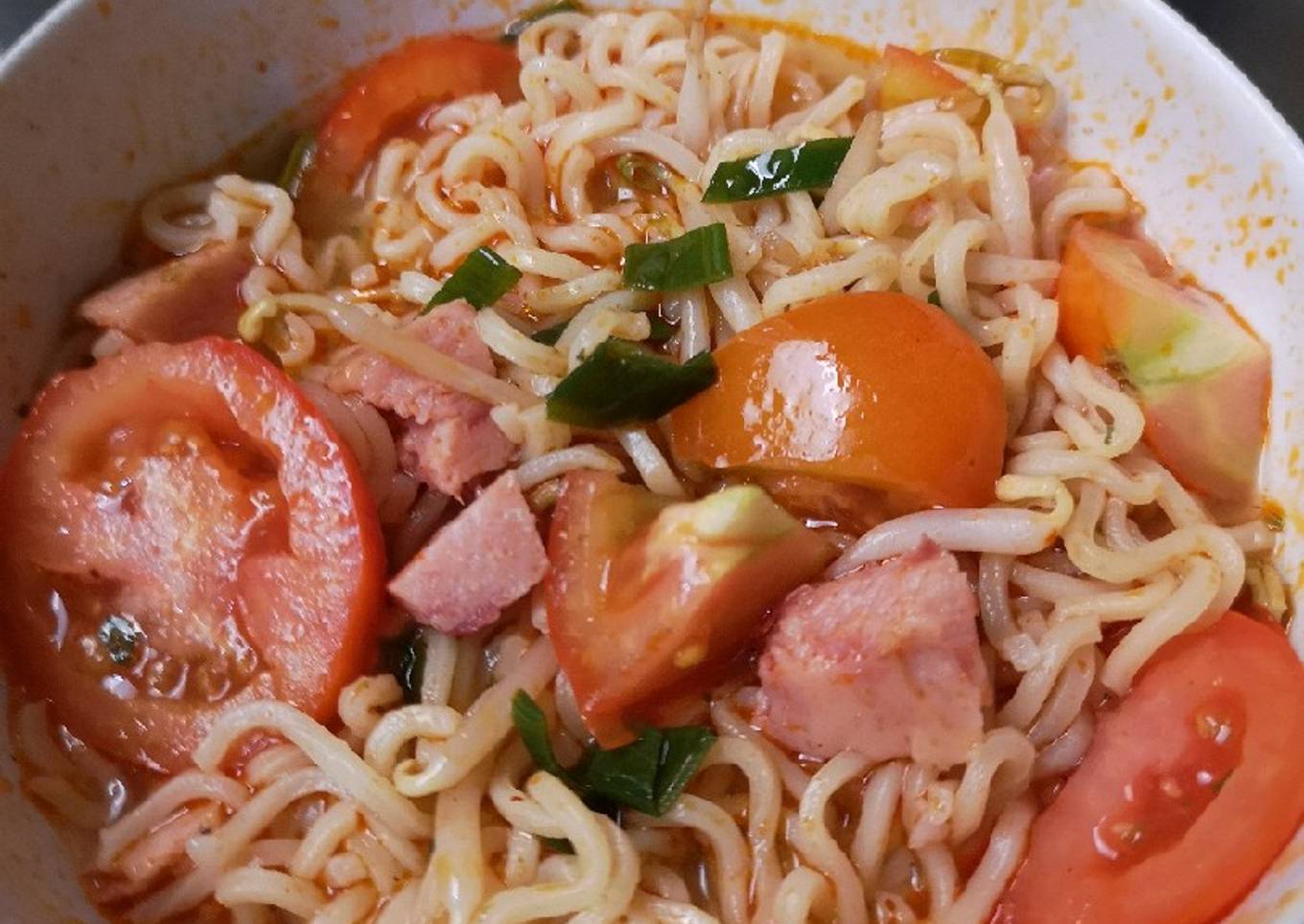 Kreasi indomie kuah ayam bawang tomyam ala anak kost no repot