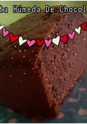 Una foto de Torta húmeda de chocolate 😋🍫