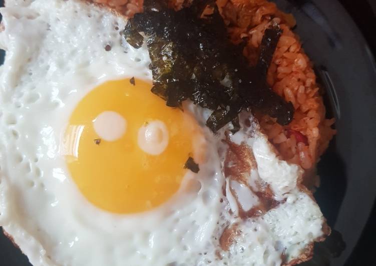 Kimchi Bokkeumbab (김치볶음밥) Nasi Goreng Kimchi Korea