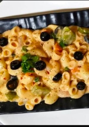 A picture of Pasta in mix sauce.