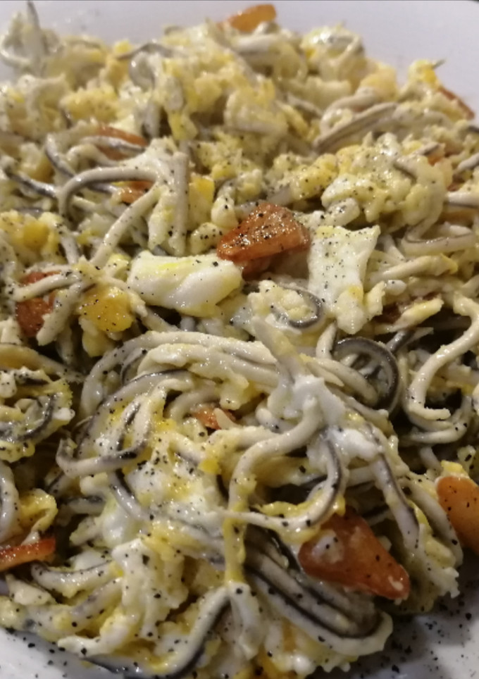 Una foto de Revuelto de gulas