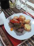 Asado al horno y verduras asadas