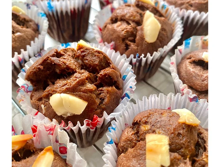 Cara Gampang Membikin Resep  Banana cinamon chocolate Muffins yang Lezat, Lezat Sekali