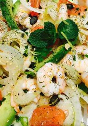 Une photo de Salade Avocat Crevette et Pamplemousse