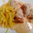 Pimientos del piquillo rellenos de pollo en salsa roquefort