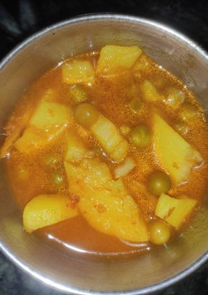 आलू मटर की सब्जी (Aloo Matar ki sabzi recipe in hindi) रेसिपी मुख्य फोटो