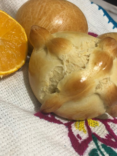 Una foto de Tradicional pan de muerto 🦴