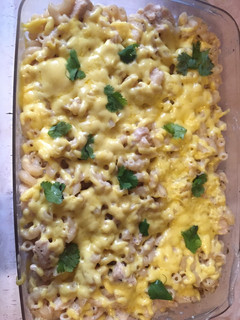 Una foto de Pasta Alfredo y pechuga