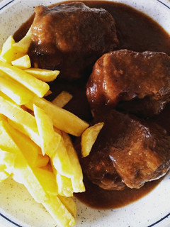 Una foto de Carrilleras o carrillada de cerdo estofadas