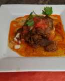 Chamorros de res en salsa de birria