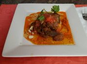 Una foto de chamorro de res