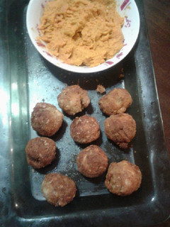 Una foto de Albóndigas de pollo con pasta de zanahoria