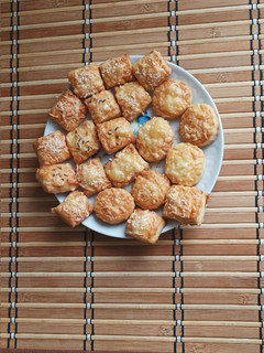 1327. Sütőporos sajtos pogácsa és kocka! recept fotója