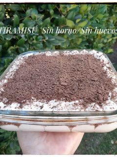 Una foto de Tiramisú (sin horno y sin huevo)