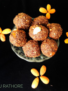 अलसी के लड्डू (Alsi ke laddu recipe in hindi) रेसिपी मुख्य फोटो