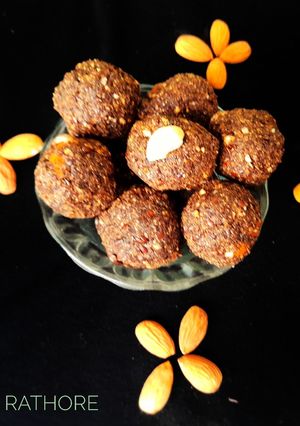 अलसी के लड्डू (Alsi ke laddu recipe in hindi) रेसिपी मुख्य फोटो