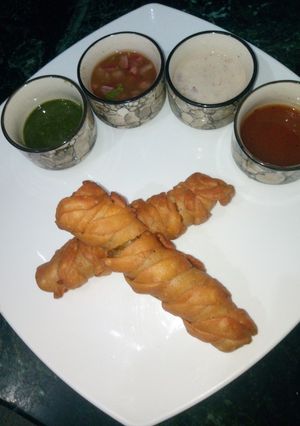 स्पाइरल समोसा (Spiral samosa recipe in hindi) रेसिपी मुख्य फोटो