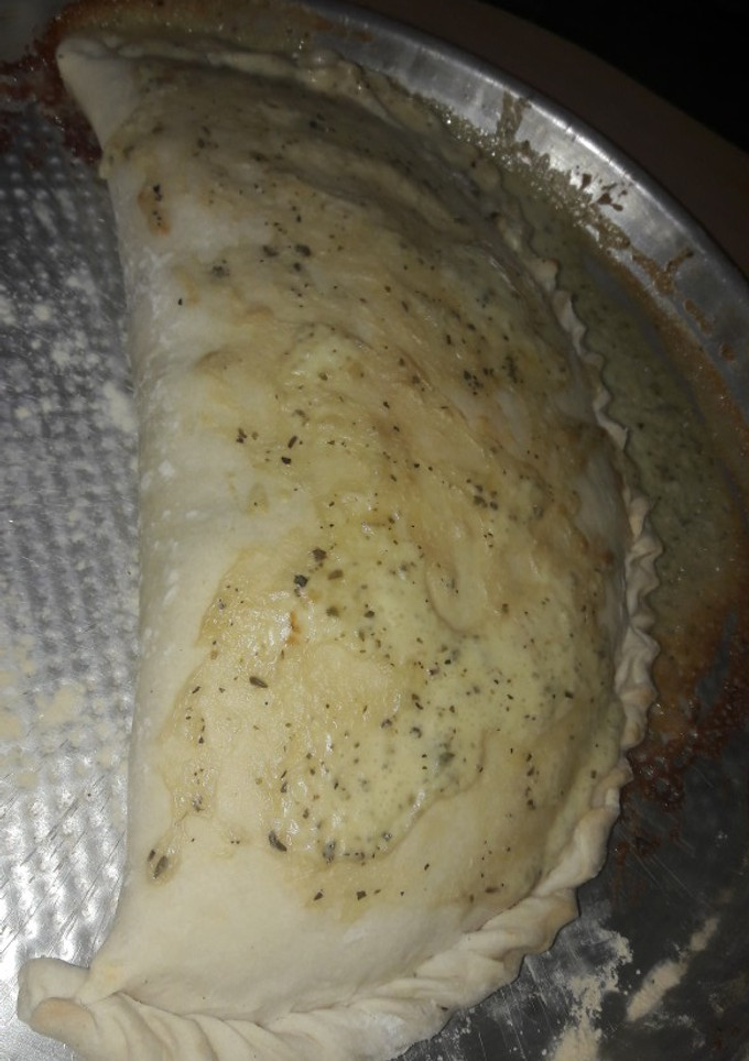 Una foto de Calzone de Jamón y Queso