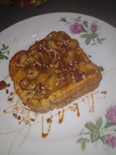 Una foto de Pan francés con compota de manzana canela