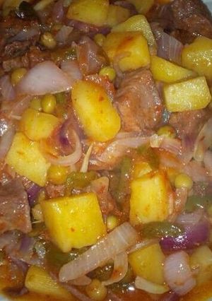 A picture of Miyan dankali da kayan lanbu.