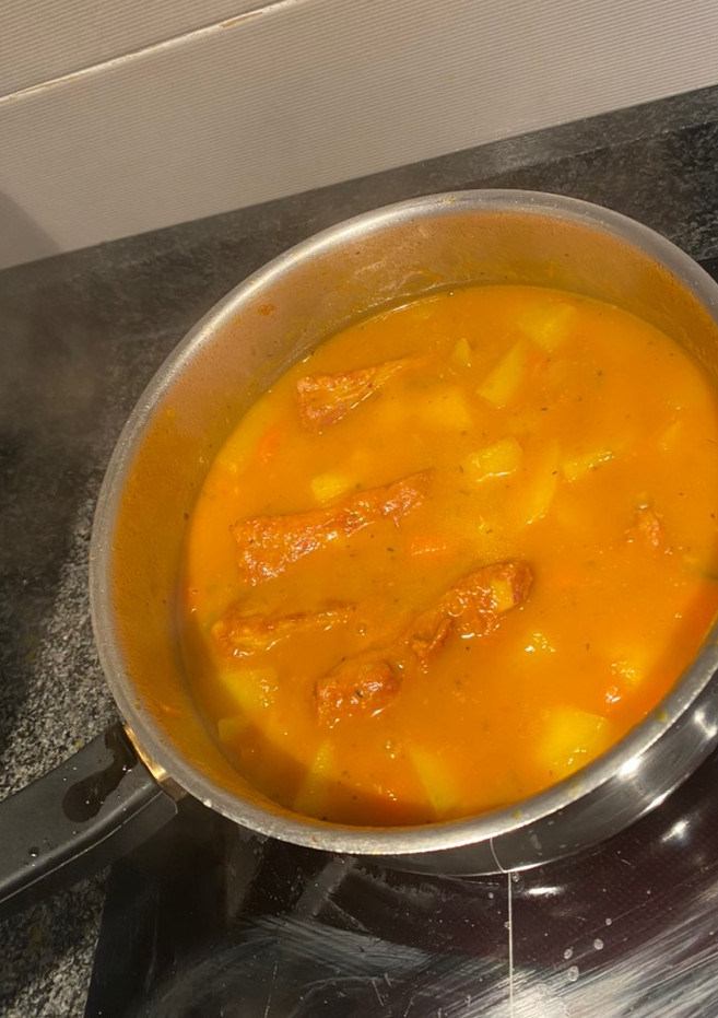 Una foto de Guisado de costillas adobadas