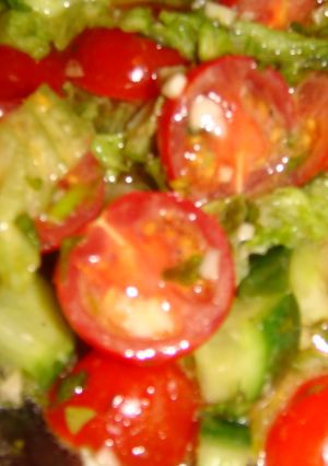 A picture of Malt-N-Dijon Dressed Salad.