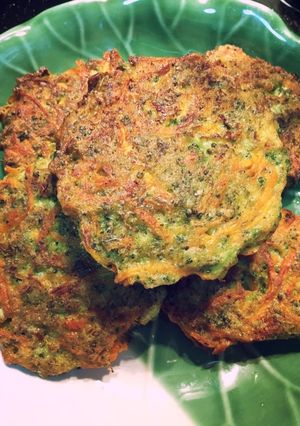รูปของ Brokoli Mücver บล๊อคโคลี มุชชเว้ (Broccoli hash browns) ทอดมันผักตุรกี(คิดเองนะว่ามันคือทอดมัน)
