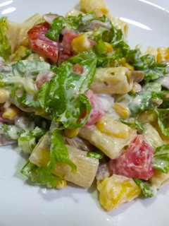 Una foto de Ensalada fresca con fideos