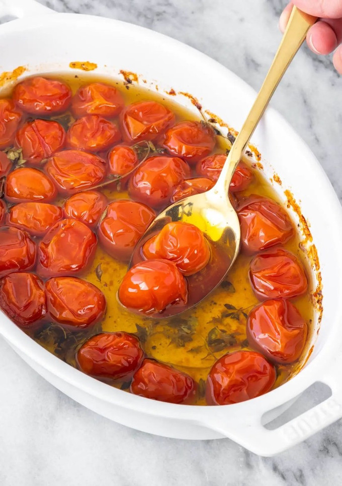 Una foto de Tomates confitados