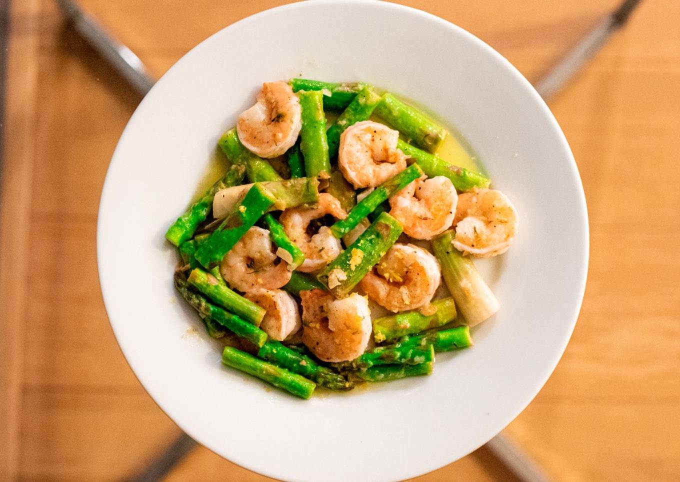 Stir-fried prawns and asparagus with salt and lemon