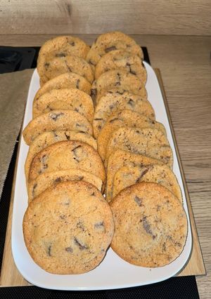 A picture of Chocolate chips cookies 🍪.