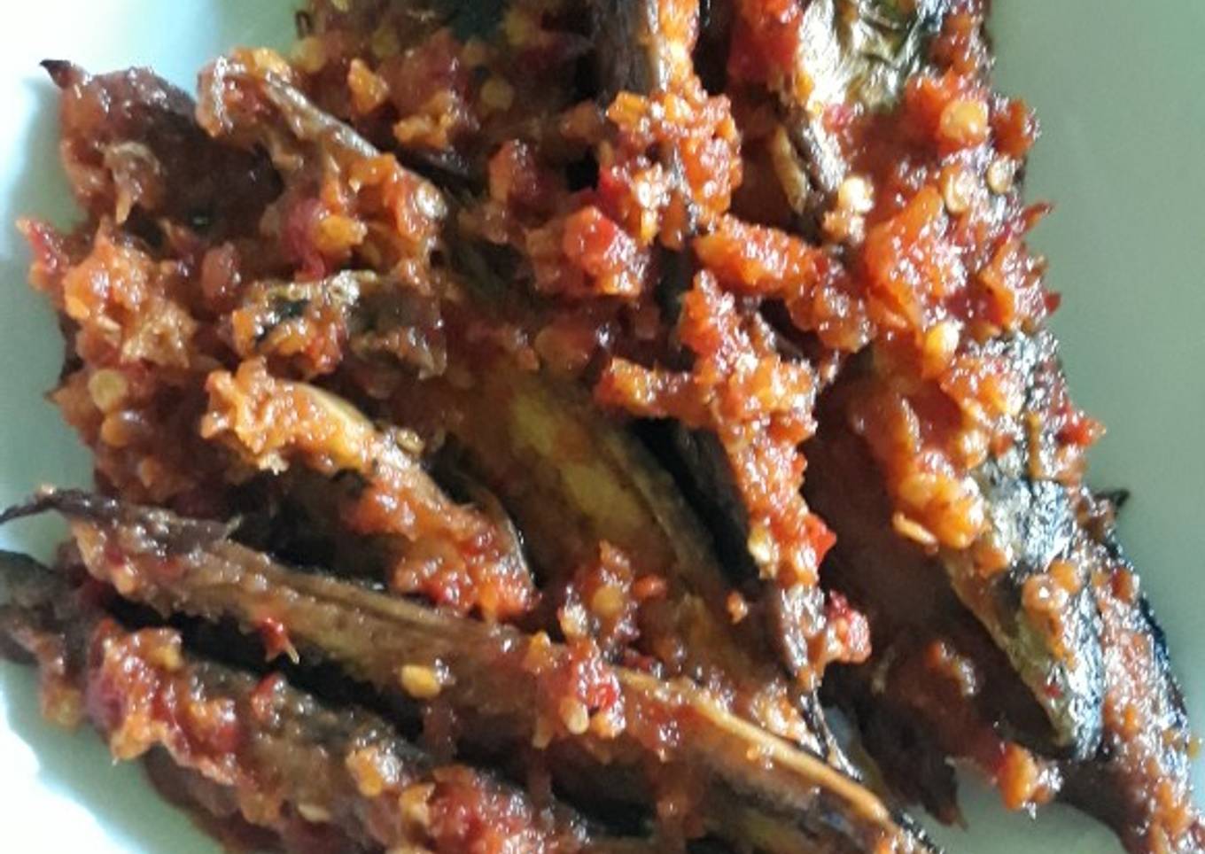 Ikan salem bumbu merah pedas