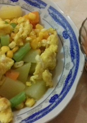 Foto resep Salad vegie with scrumble egg