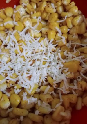 ચીઝી સ્વીટ કોર્ન (Cheesy Sweet Corn Recipe In Gujarati) રેસીપી મુખ્ય ફોટો