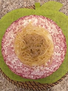 Una foto de Spaguetis con salsa de Requesón y Café