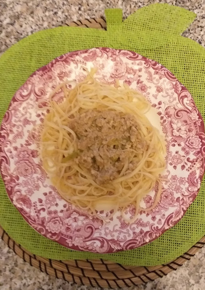 Una foto de Spaguetis con salsa de Requesón y Café