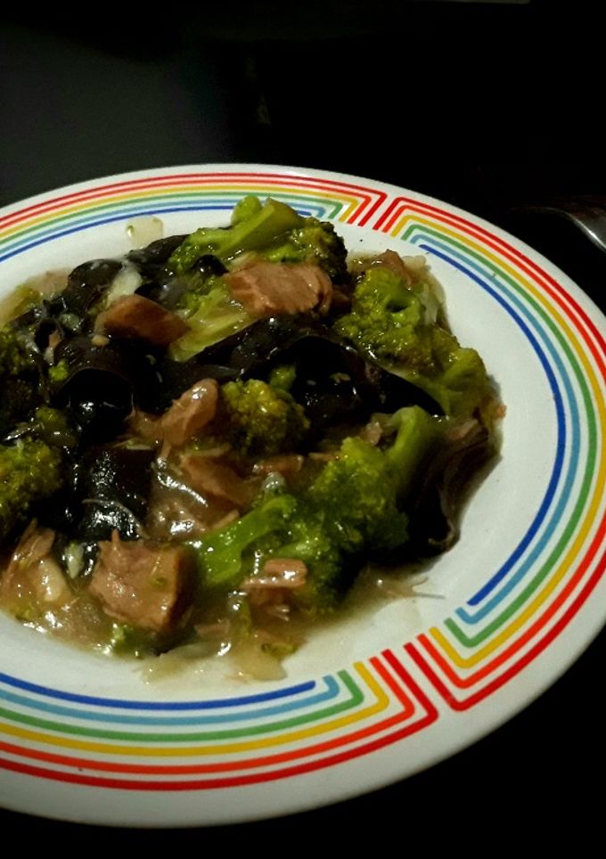 Foto resep Cah Brokoli jamur kuping daging sapi