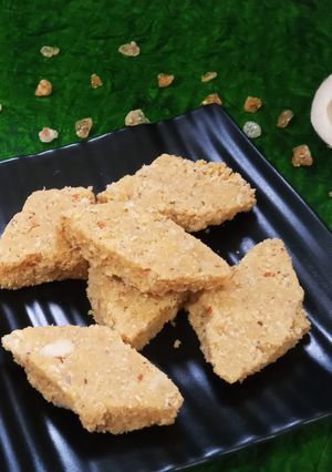 अडदीया पाक(Adadiya pak recipe in hindi) रेसिपी मुख्य फोटो