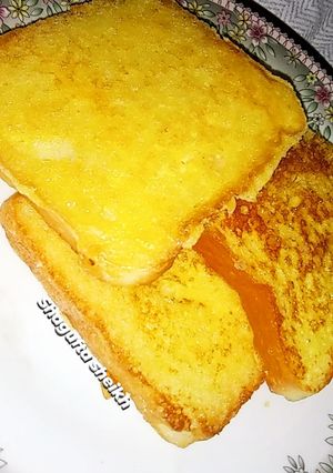 A picture of French toast.