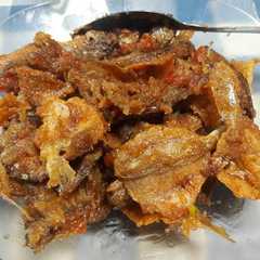 รูปของ Ikan asin layang layang balado 😋