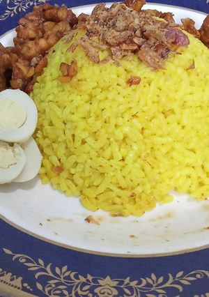 Foto resep Nasi kuning Cepat dan Mudah (dari nasi kemarin)