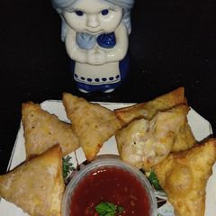 A picture of Potato Cheese Samosa.