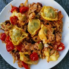 A picture of Spicy Tuna tortellini salad.
