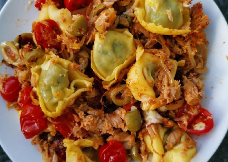 Spicy Tuna tortellini salad