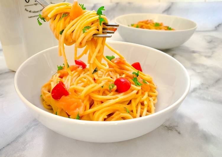 Step-by-Step Guide to Prepare Speedy Spaghetti in salmon cream sauce