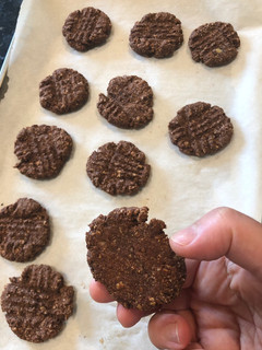A picture of Oatmeal banana cookies.