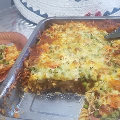 A picture of Cheese layered pasta bake.