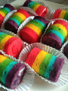 Foto resep Mini roll rainbow cake with butter cream chesee