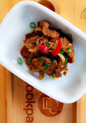 A picture of Beef steaks with masala.